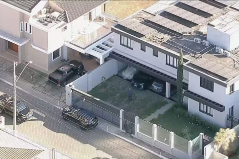 PF acha na casa de Bolsonaro pen drive em banheiro, dólares e cópia de ação contra Moraes nos EUA