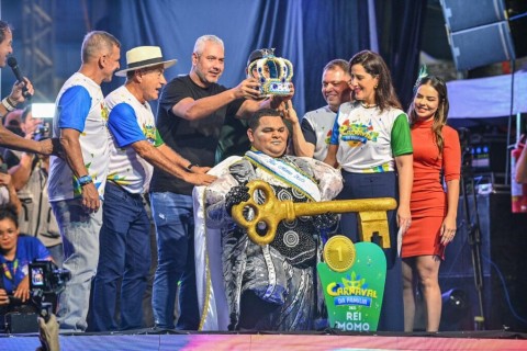 Em noite de festa e animação, é coroada a corte real do Carnaval da Família 2025, em Rio Branco