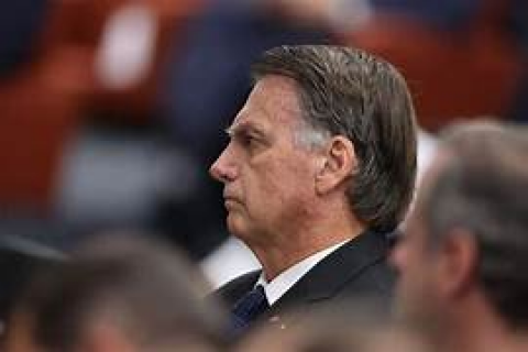 STF tem maioria para condenar Bolsonaro e demais 7 réus por plano de golpe