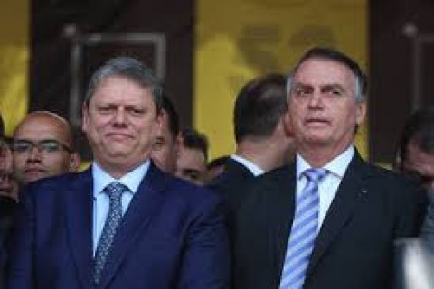 Tática de Bolsonaro de esticar a corda pode tirar Tarcísio de 2026
