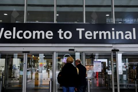Heathrow fechado gera impacto mundial: aeroporto é o 4º maior do planeta e atende 230 destinos; saiba mais