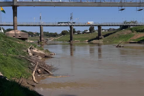 Com rio abaixo de 2 metros, capital acreana teve apenas 26% do volume de chuvas esperado para agosto