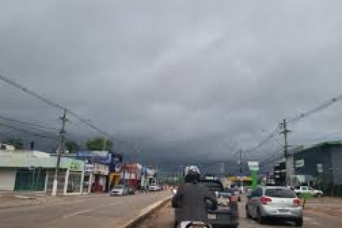 Nove municípios do AC têm alerta de chuvas intensas nesta segunda-feira (24), aponta Inmet