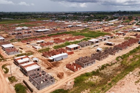 Governo avança com construção de casas populares em Rio Branco e primeiras entregas ocorrem em 2025