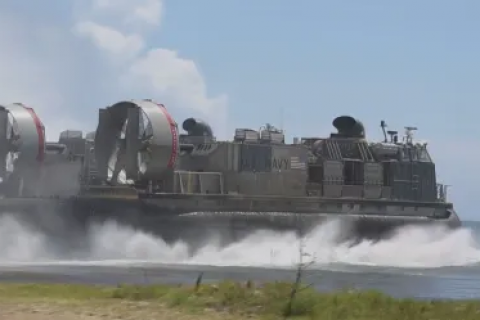 EUA realizam exercícios em Porto Rico em meio à tensão com a Venezuela